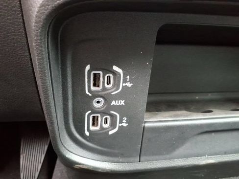 Used 2025 RAM 2500 Big Horn AWD/4WD image 27