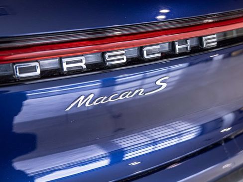 Used 2022 Porsche Macan S AWD/4WD image 16