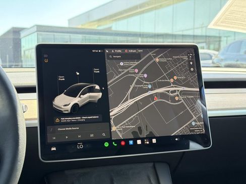 Used 2021 Tesla Model Y Long Range AWD/4WD image 15
