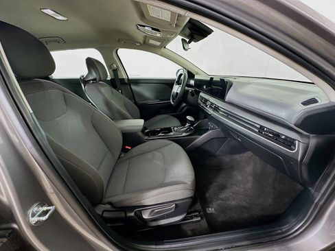 Used 2025 Kia K4 LXS image 29