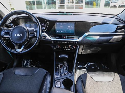 Used 2022 Kia Niro EX image 11