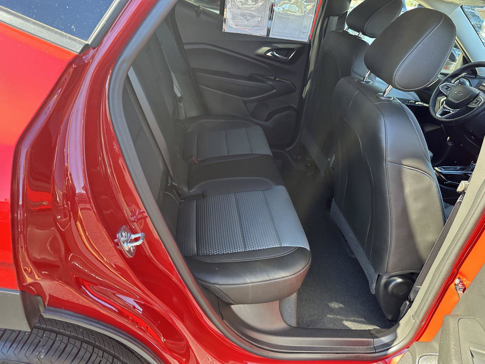 Used 2026 Chevrolet Trax LT w/ Driver Confidence Package FWD image 27