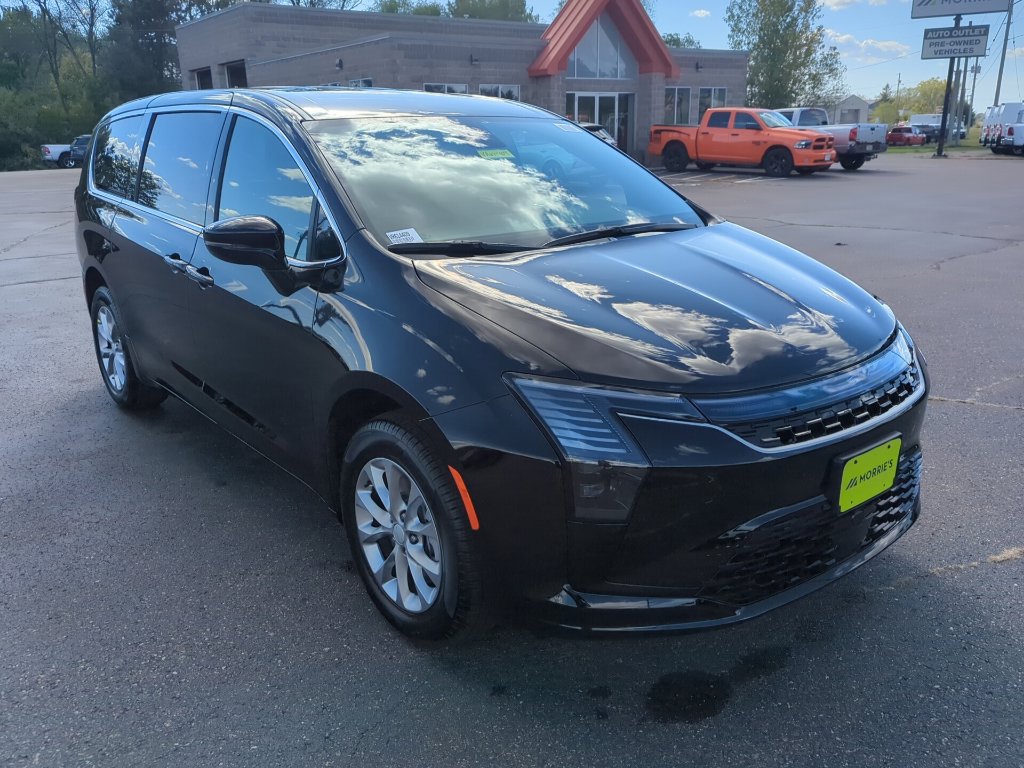 New 2027 Chrysler Pacifica Select AWD/4WD image 8