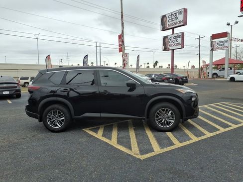 Used 2025 Nissan Rogue S image 6