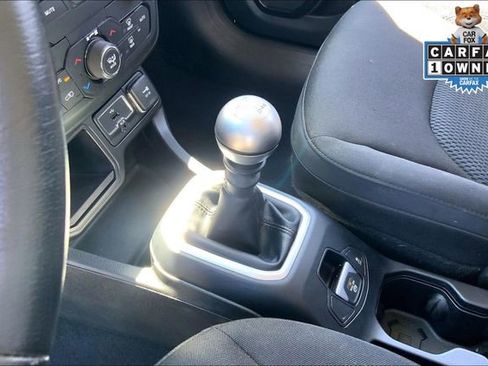 Used 2018 Jeep Renegade Altitude FWD image 17