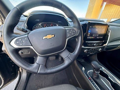 Used 2023 Chevrolet Traverse LT AWD/4WD image 12