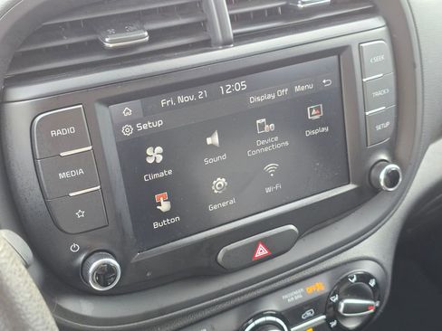 Certified 2023 Kia Soul LX w/ Option Group 015 image 33