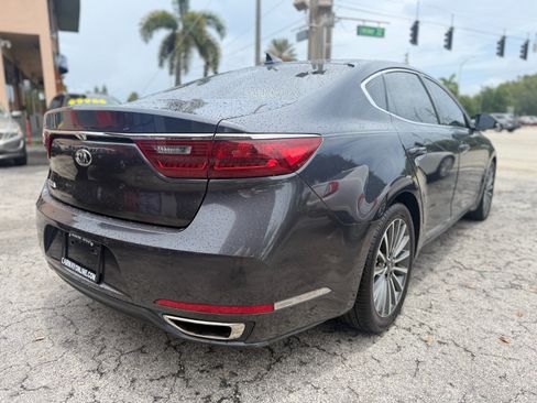 Used 2018 Kia Cadenza Premium FWD image 5