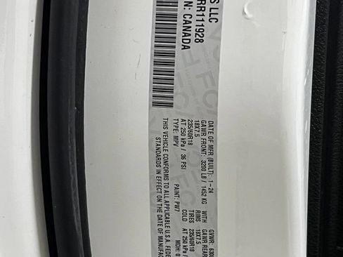 Used 2024 Chrysler Pacifica Limited FWD image 35