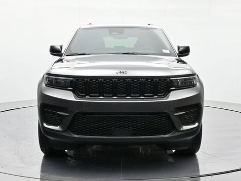 New 2025 Jeep Grand Cherokee Altitude image 2