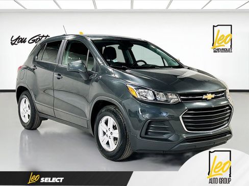 Used 2020 Chevrolet Trax LS w/ Tint and Cruise Package image 3