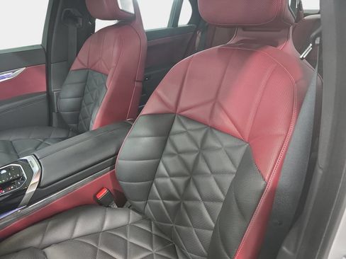 Certified 2023 BMW 740i RWD image 17