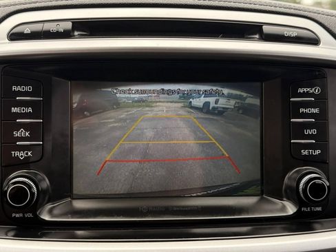 Used 2018 Kia Sorento FWD image 21