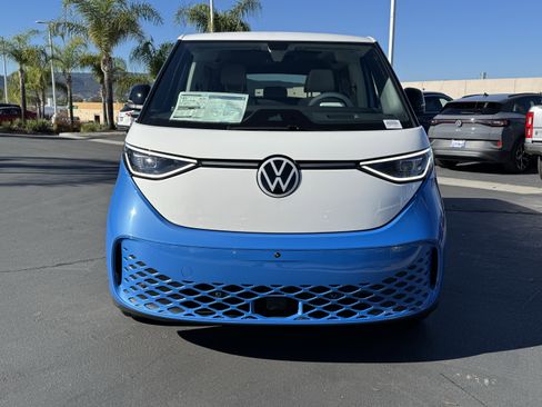 New 2025 Volkswagen ID. Buzz Pro S Plus image 5