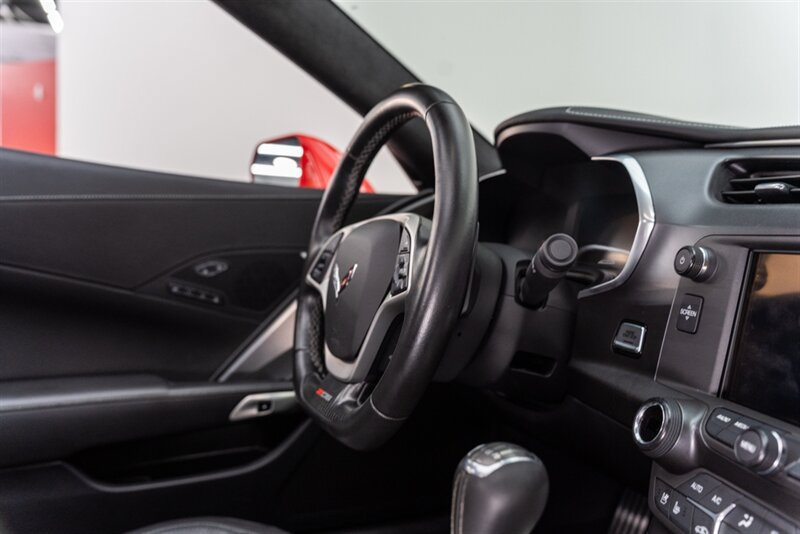 Used 2018 Chevrolet Corvette Z06 RWD image 64