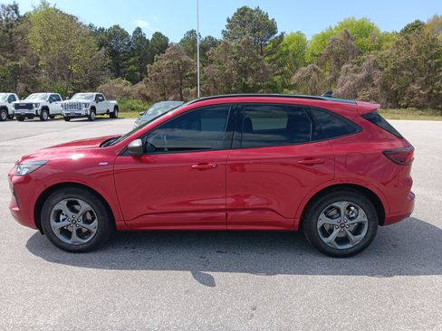 Used 2024 Ford Escape ST-Line w/ Tech Pack #1 FWD image 3