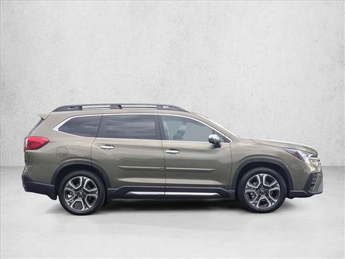 Used 2023 Subaru Ascent Touring AWD/4WD image 4