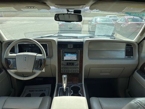 Used 2013 Lincoln Navigator 2WD w/ HD Trailer Tow Pkg image 12