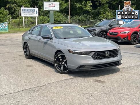Used 2025 Honda Accord Sport image 1