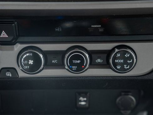 Used 2017 Toyota Tacoma SR5 image 25