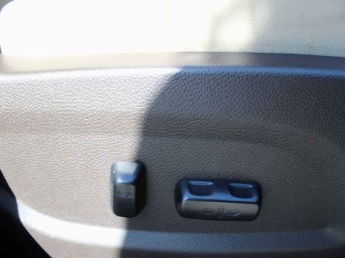 Used 2018 Hyundai Santa Fe Sport w/ 2.4L Tech Package 04 image 33