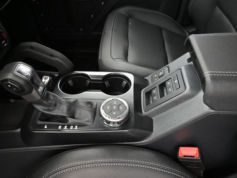 New 2025 Ford Bronco Badlands image 20