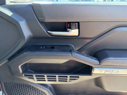 Used 2025 Toyota Tacoma TRD Sport image 15