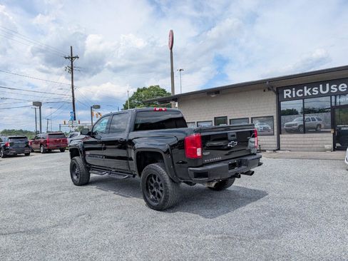 Used 2017 Chevrolet Silverado 1500 LTZ Z71 w/ Realtree Edition AWD/4WD image 7