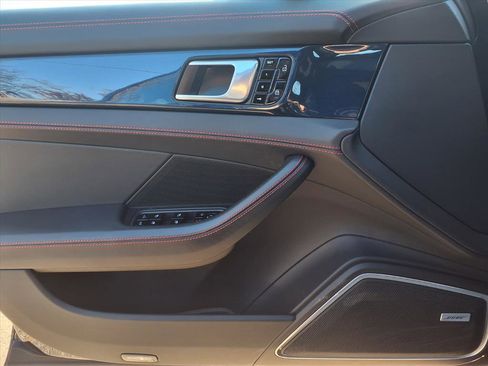 Used 2019 Porsche Panamera GTS image 23