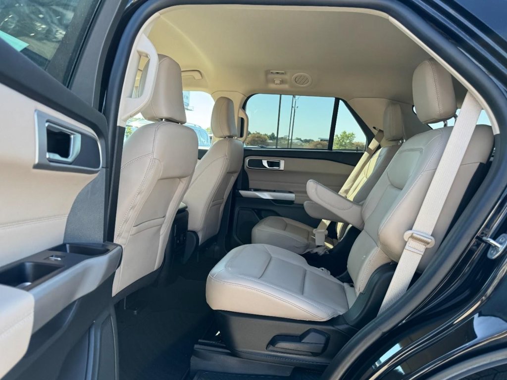 Certified 2023 Ford Explorer XLT w/ Equipment Group 202A AWD/4WD image 10