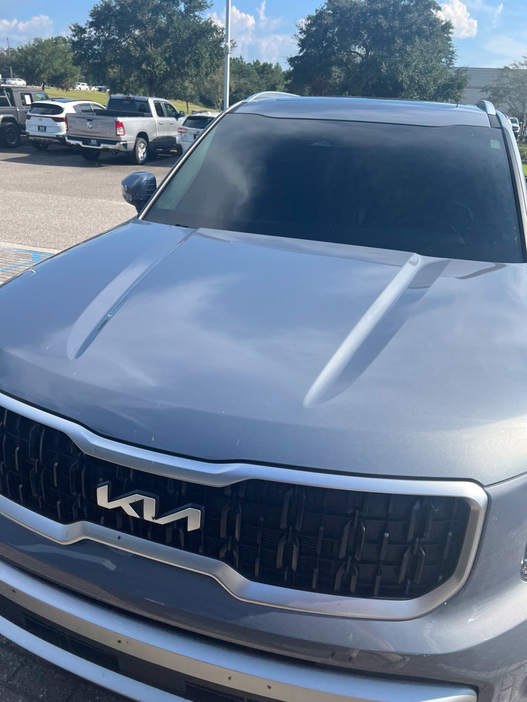 Used 2025 Kia Telluride EX w/ EX Captain's Chair Package FWD image 2