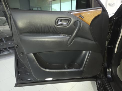 Used 2014 INFINITI QX80 4WD w/ Theater Package image 13
