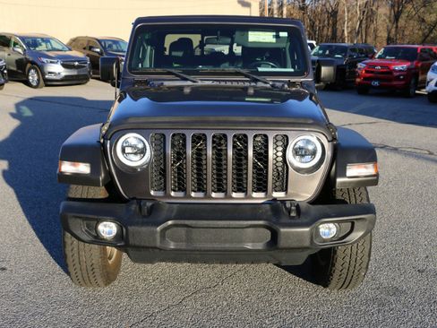 Used 2020 Jeep Gladiator Sport w/ Quick Order Package 24S image 11