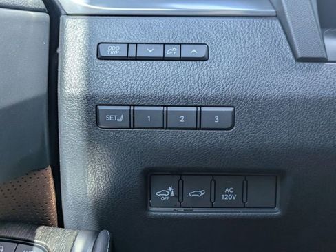 Used 2024 Lexus GX 550 w/ Accessory Package (2T) AWD/4WD image 29