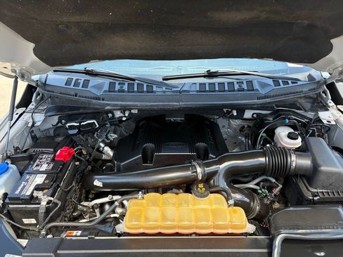 Used 2018 Ford F150 XLT w/ Equipment Group 302A Luxury AWD/4WD image 29