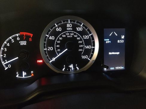 Used 2022 Toyota Corolla LE image 23