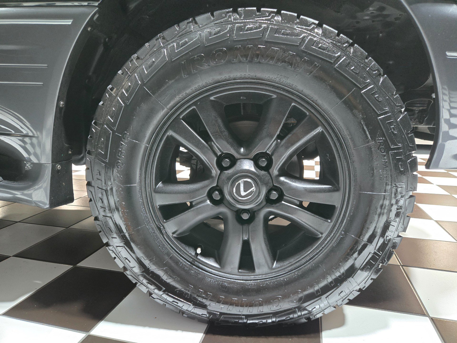 Used 2004 Lexus LX 470 4WD image 53