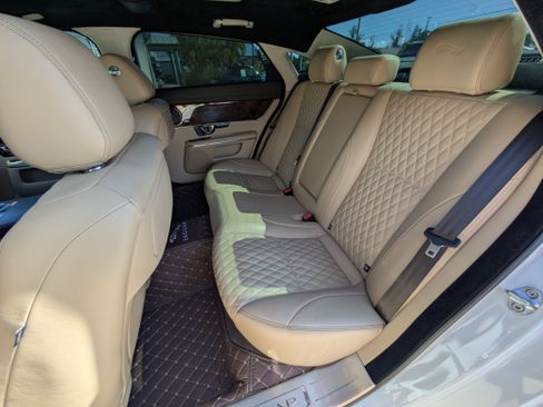 Used 2017 Jaguar XJ L Portfolio RWD image 4