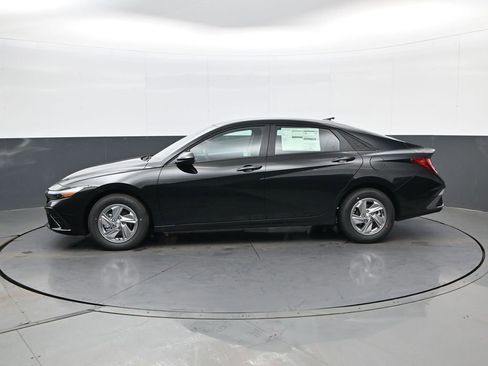 New 2026 Hyundai Elantra SE image 8