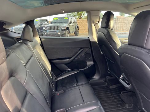 Used 2023 Tesla Model Y Performance AWD/4WD image 18