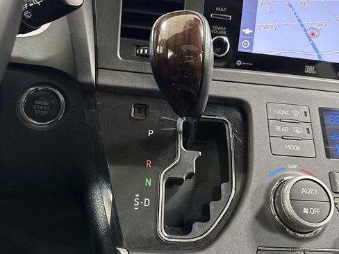 Certified 2020 Toyota Sienna Limited Premium image 22