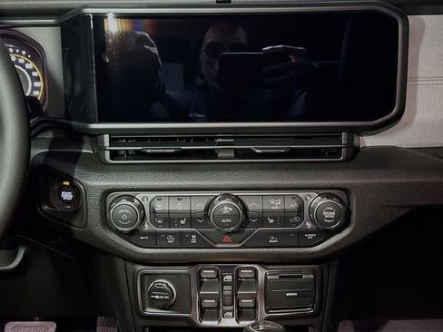 New 2026 Jeep Gladiator Sport image 8