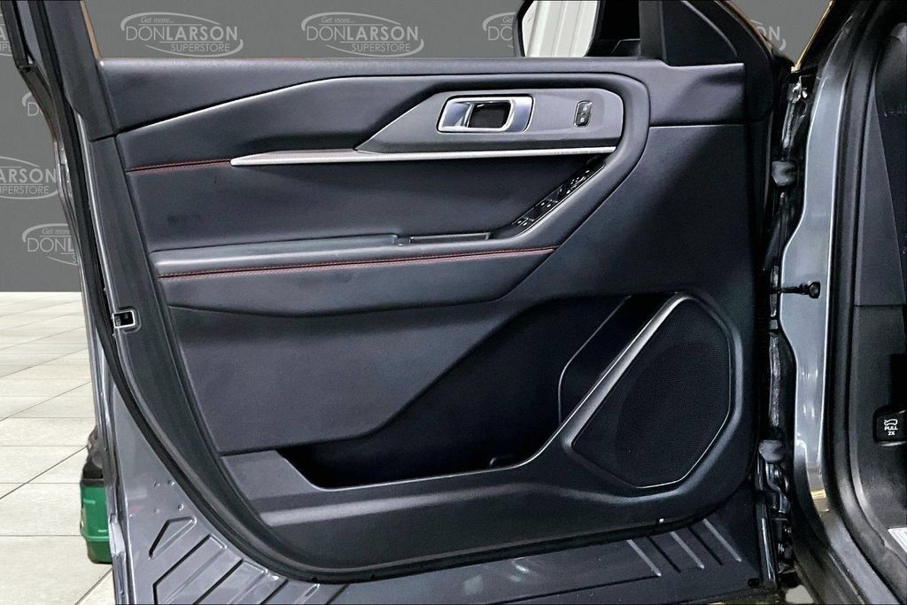 Certified 2025 Ford Explorer ST-Line AWD/4WD image 14