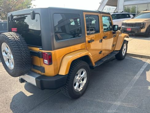 Used 2014 Jeep Wrangler Unlimited Sahara w/ Connectivity Group AWD/4WD image 3