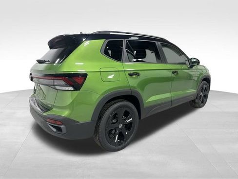 New 2026 Volkswagen Taos SE AWD/4WD image 4