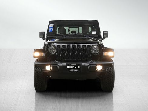 Used 2021 Jeep Gladiator Willys image 8