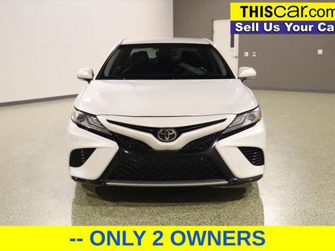 Used 2018 Toyota Camry XSE FWD image 3