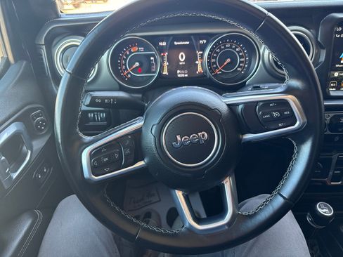 Used 2021 Jeep Wrangler Unlimited Sahara w/ Uconnect 4C Nav & Sound Group image 13