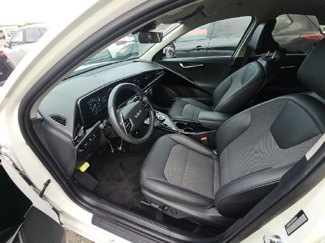 Used 2024 Kia Niro Wind w/ Wind Preserve Package FWD image 9