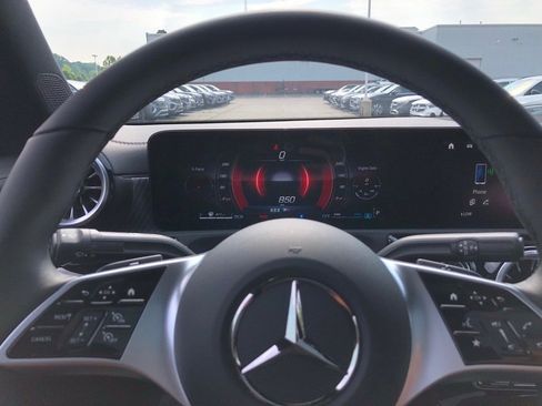 Used 2025 Mercedes-Benz CLA 250 4MATIC image 18